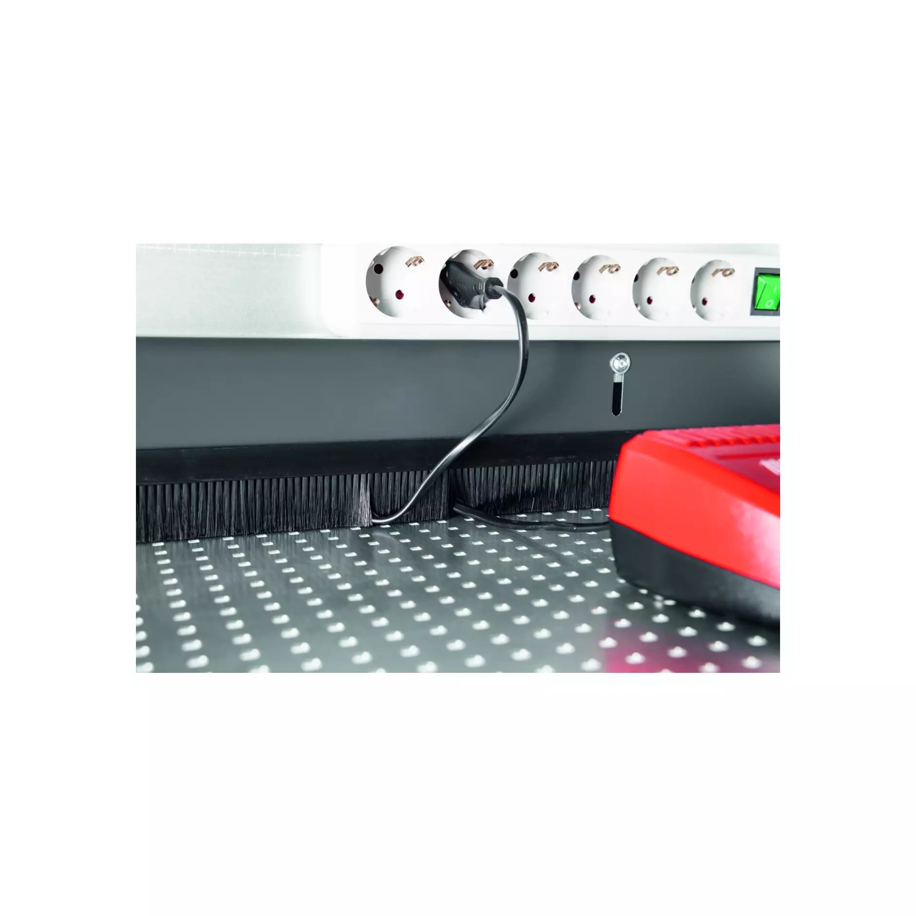 es1880_b944503_detail2